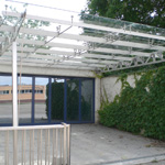 Edelstahl-Carport mit Glasdach